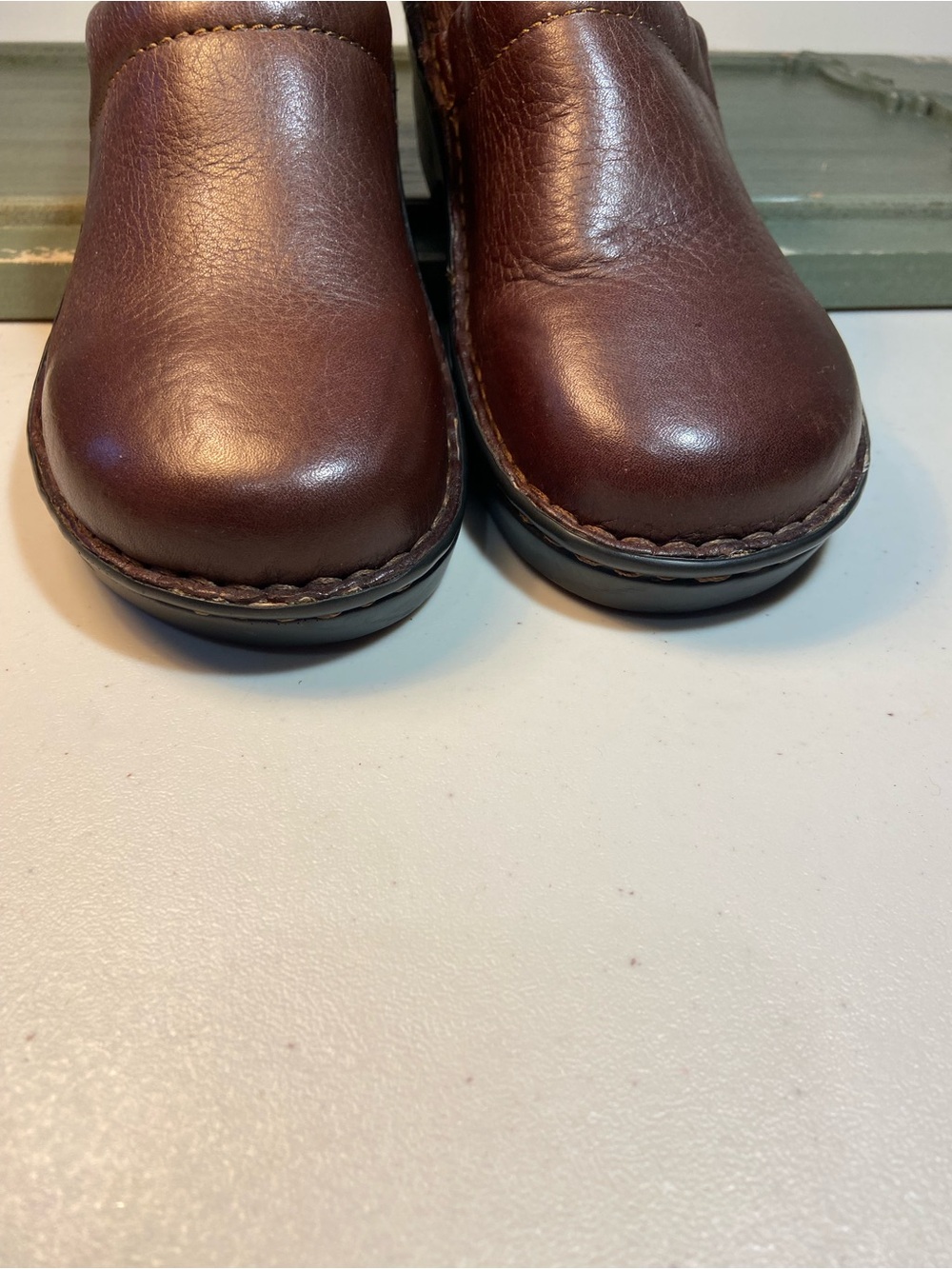 B.O.C Women's Brown Leather Slip-On Clog SZ 8 - Picture 5 of 8